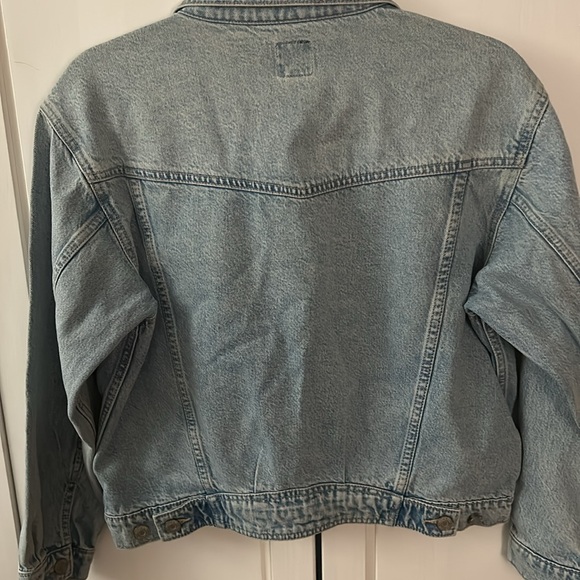Lightly worn GAP denim jacket size Medium stonewashec - Picture 2 of 2